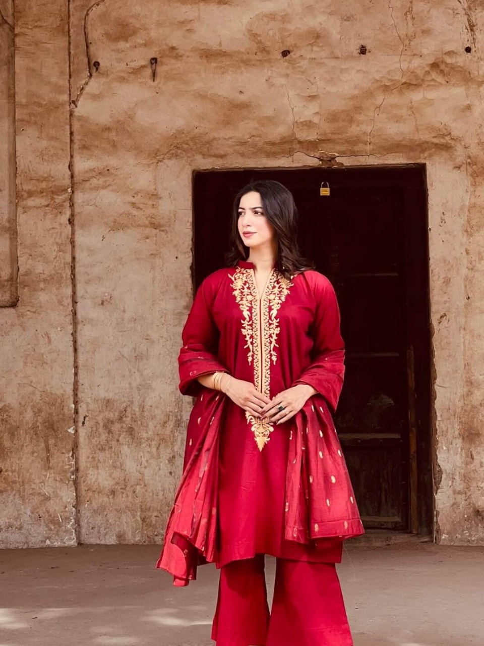 Blood Maroon Colour – A Perfect Traditional Outfit Blood Maroon Colour – A Perfect Traditional Outfit