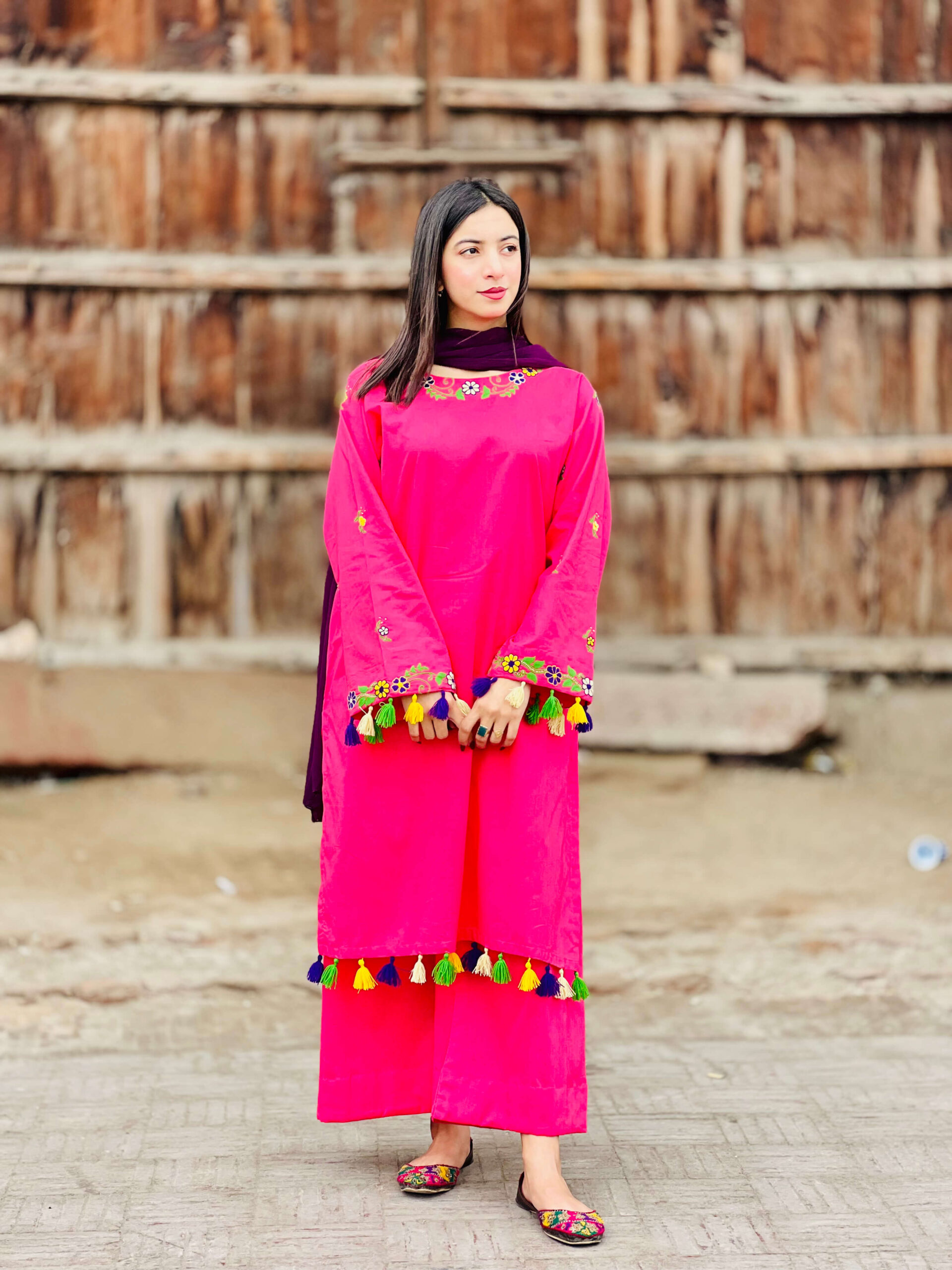 Elegant Dark Pink – A Touch of Tradition Elegant Dark Pink – A Touch of Tradition