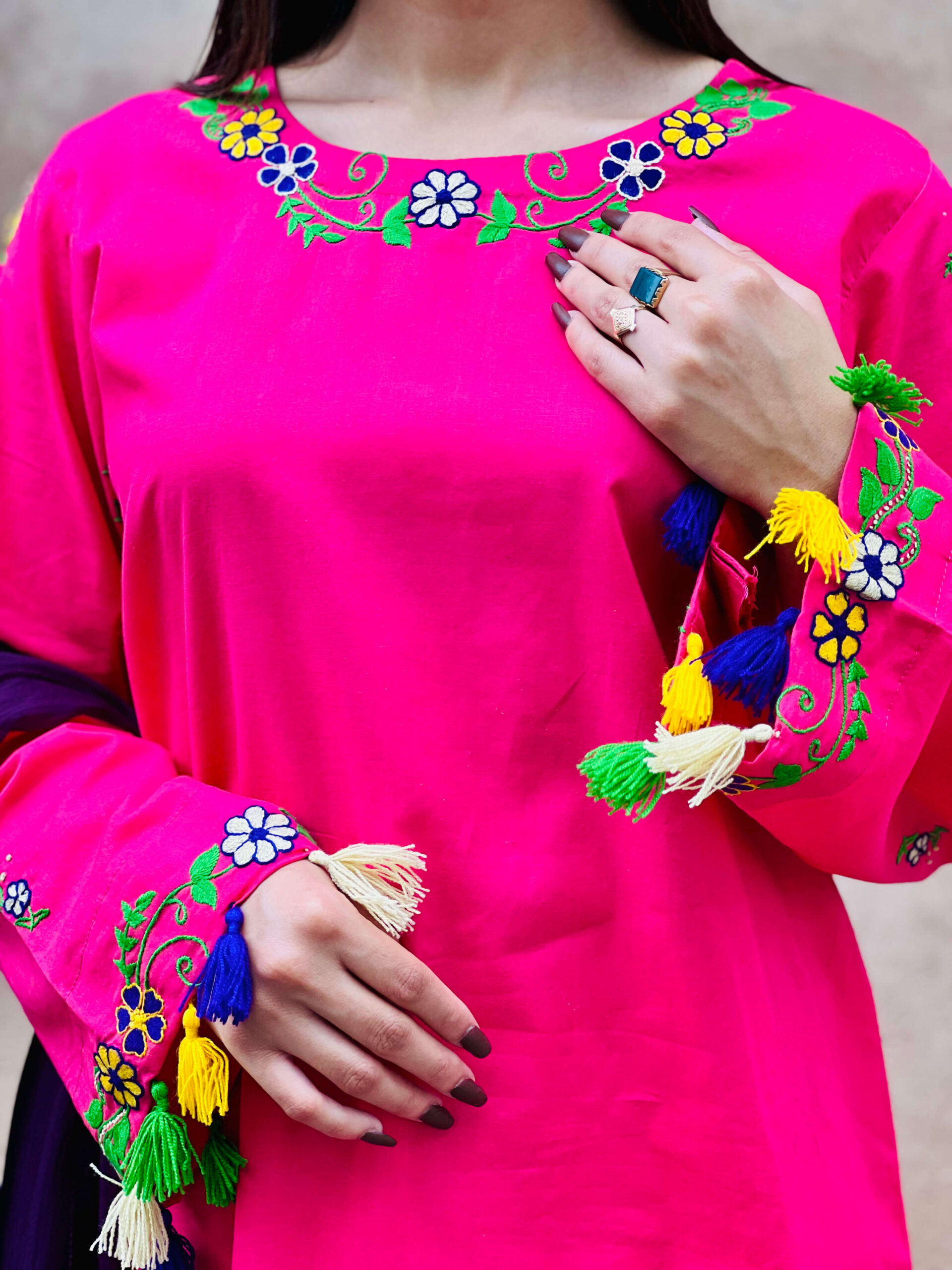 Elegant Dark Pink – A Touch of Tradition Elegant Dark Pink – A Touch of Tradition