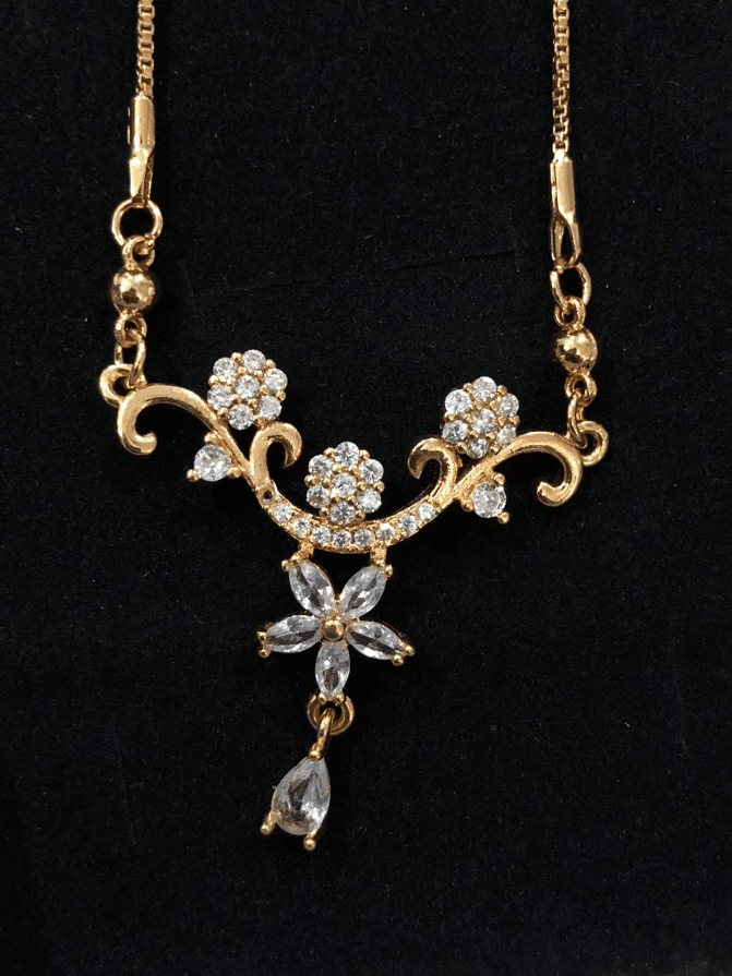 Nakhry_pendants_white_floral