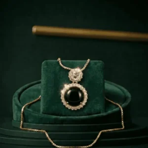 Selena Round Stone Pendant Necklace - Black